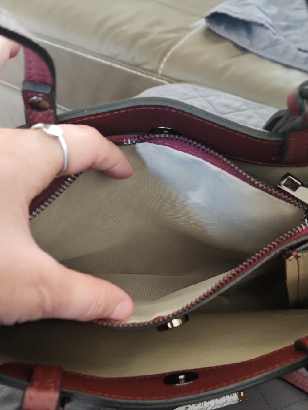 Borse In Pelle Uno Alla Volta Burgundy Shoulder Bag - Picture 7 of 11